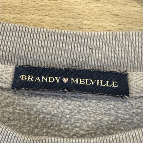 Brandy Melville Gray Crewneck Sweater with New York Print - Picture 2 of 4